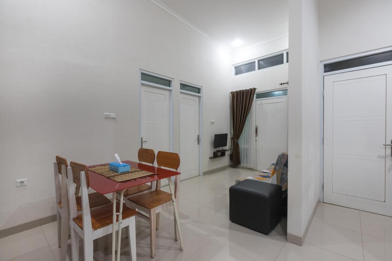 Hotel Oyo 1769 Mahayun Syariah Bekasi